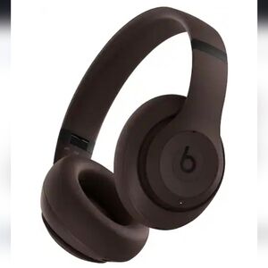 Beat's Studio Pro Bluetooth Wireless Headphones Black